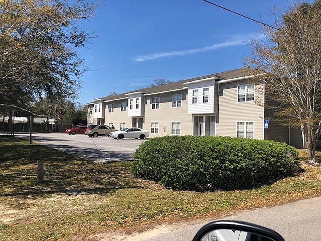 1st image of 328 Woodham Ct
