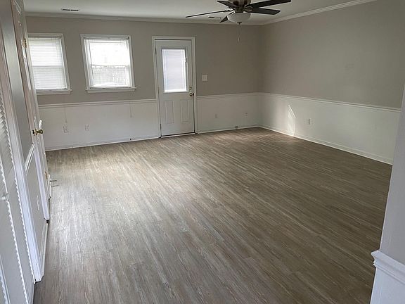 4th image of 105 Haverstraw Ct