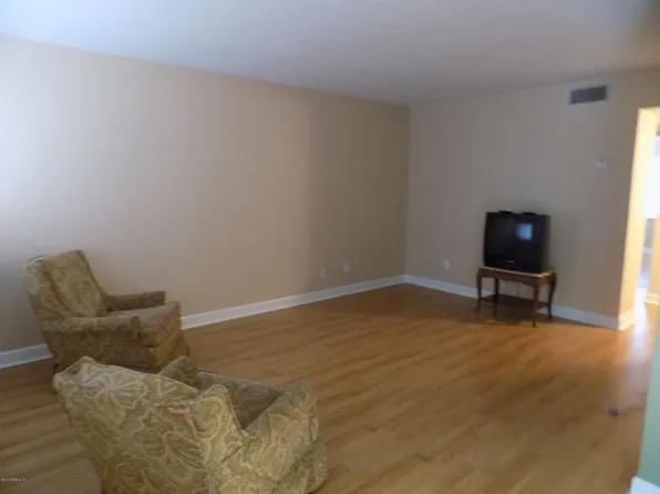 1800 Park Ave APT 113, Orange Park, FL 32073