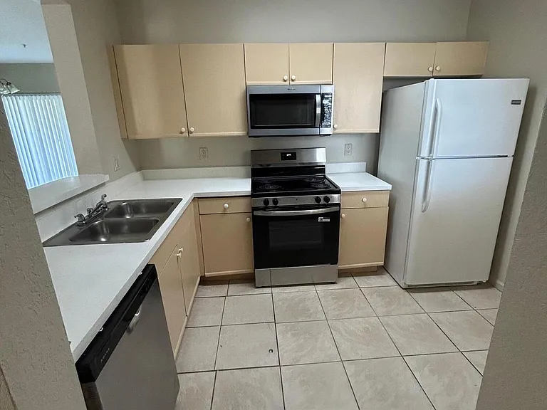 1169 Golden Lakes Blvd #1125 — Photo 3
