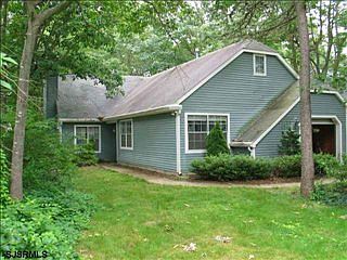 1st image of 744 Ravenwood Dr