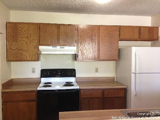 2nd image of 10103 Galesburg