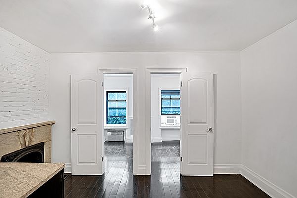 1st image of 404 W 22nd St APT 4