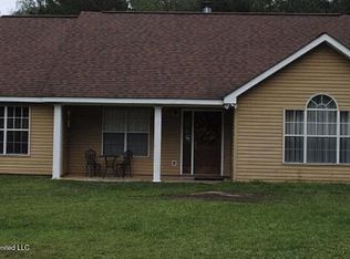 414 Larow Dr, Carriere, MS 39426