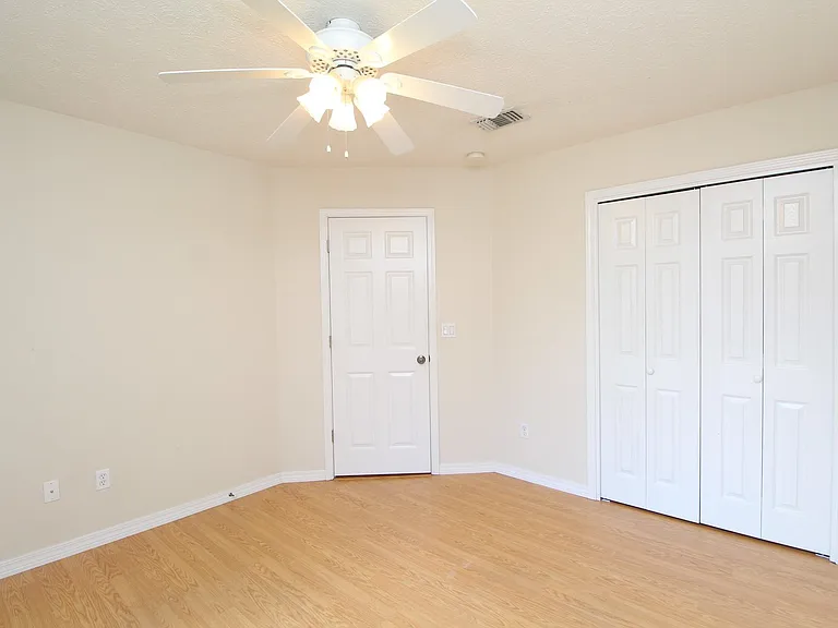 4150 Oak Pointe Dr — Photo 13