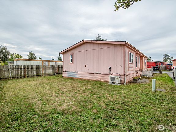 4th image of 700 NW Crosby Avenue #54