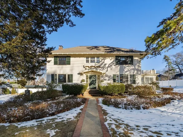 35 Parker Rd, Wakefield, MA 01880