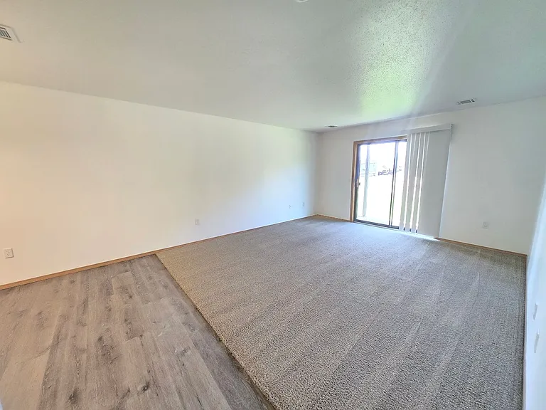 3225 S Sycamore — Photo 4