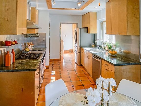 4th image of 5530 Allott Ave