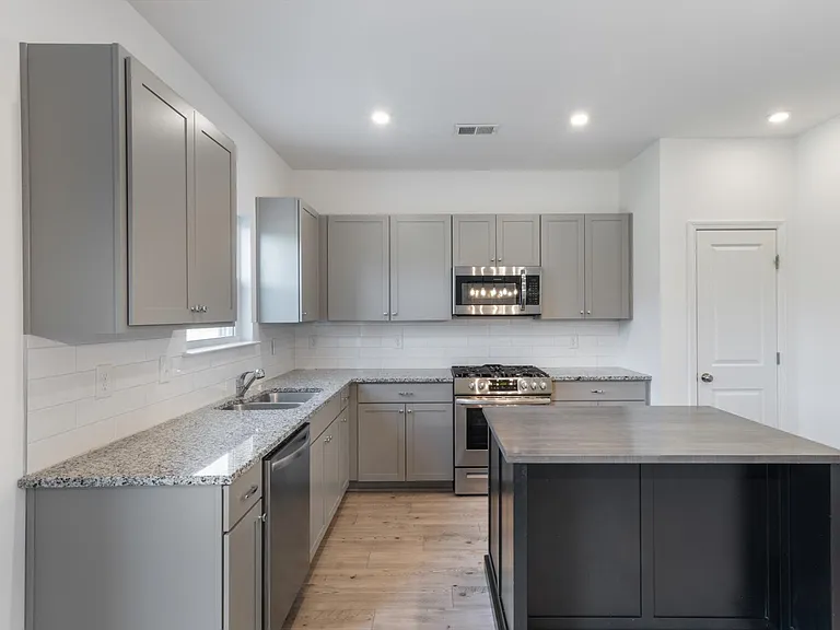 307 Stonewall Dr — Photo 8