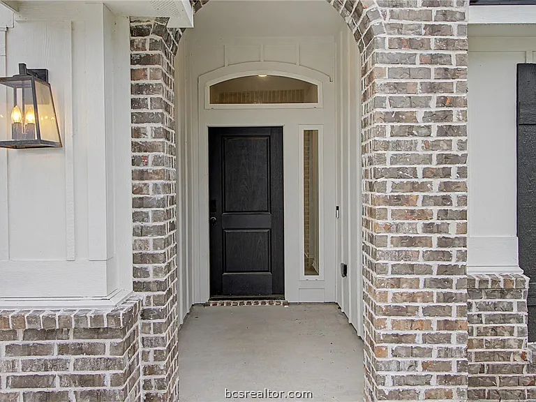 3116 Brady Ct — Photo 2