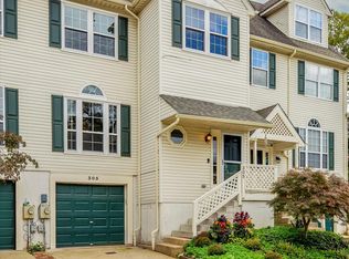 305 Ginger Ln, Philadelphia, PA