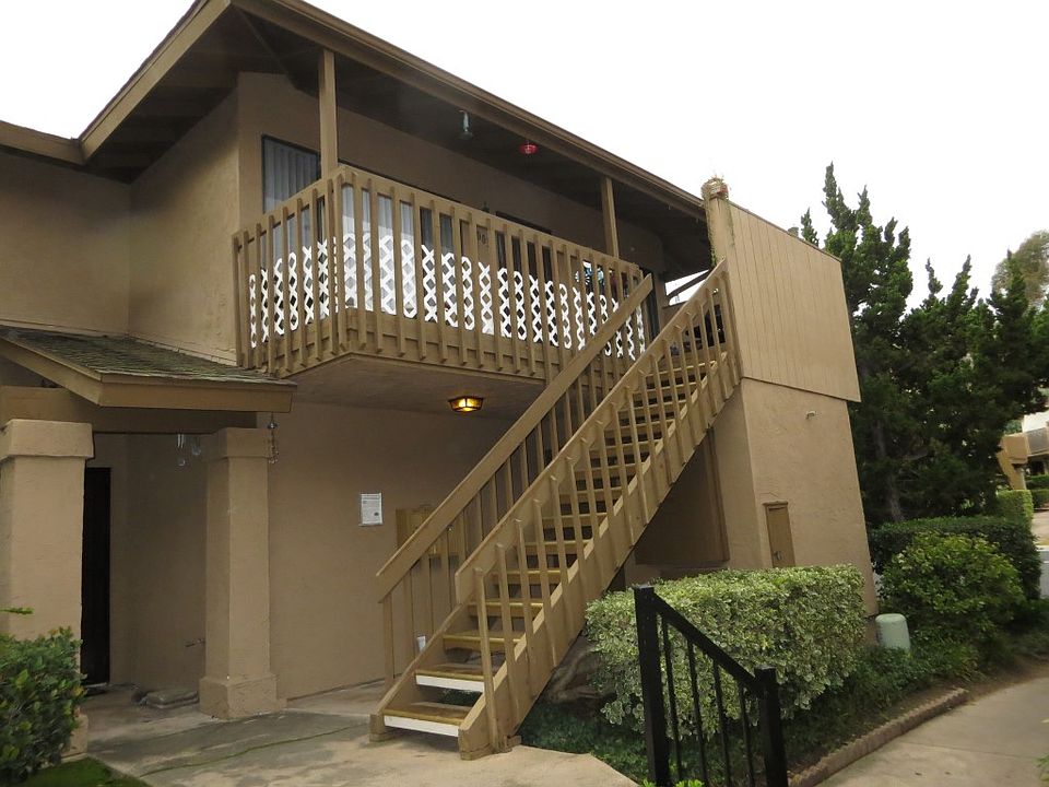 Single-story end unit