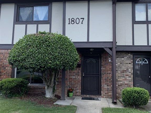 2nd image of 1807 Ashborough Cir SE