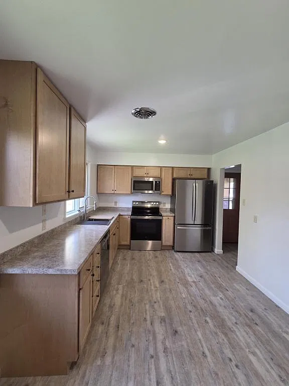 1315 Hollins Ave — Photo 3