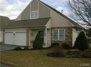 2496 Rolling Green Dr, Macungie, PA 18062