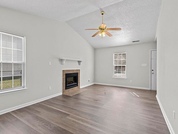 4th image of 116 Mesa Ln