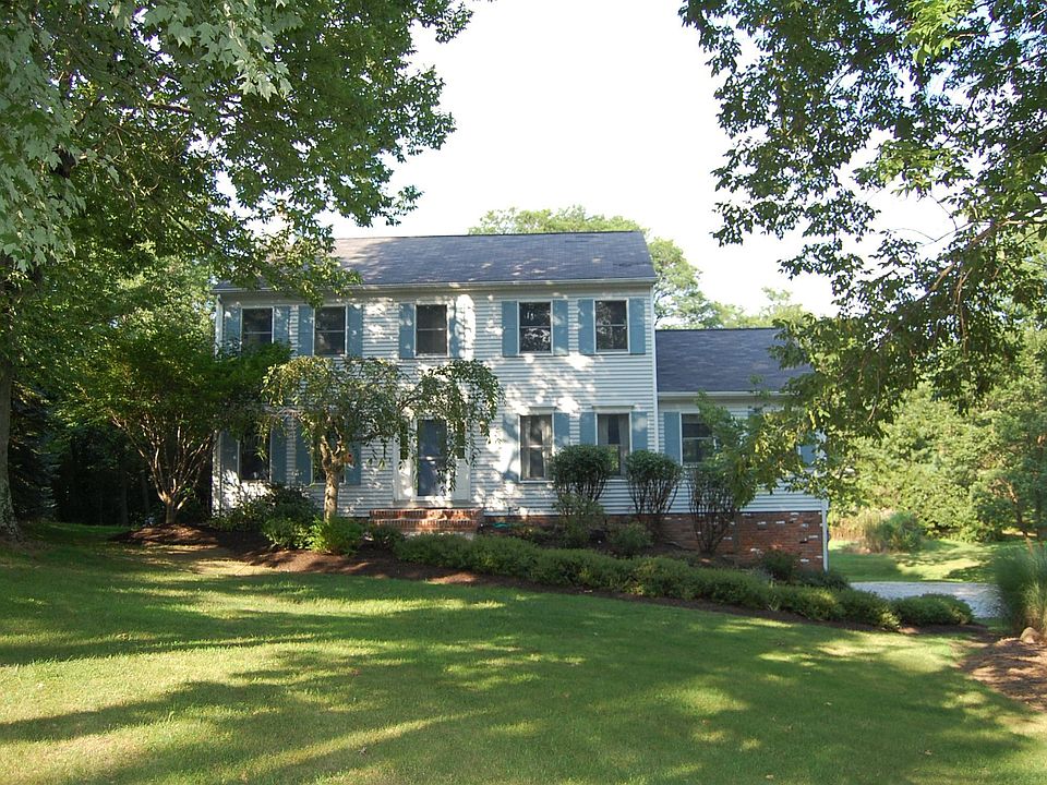 4 Bedroom 3.1 Bath Updated Colonial