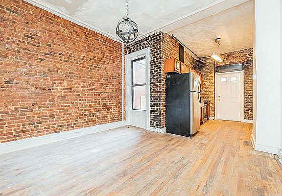 3rd image of 1428 Putman Ave #1L