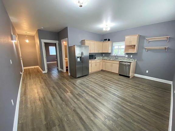5th image of 1012 SW 11th St Unit B