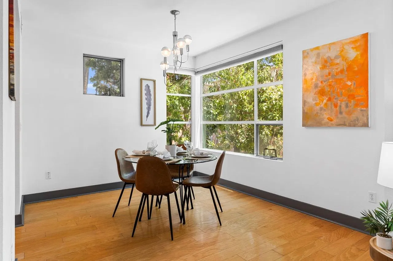 2 bed, 2.5 bath, 1352 sqft, $3,550 — Photo 4