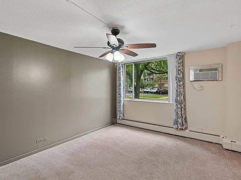 2211 S Stewart Ave #1A — Photo 14