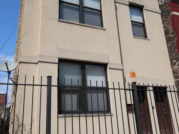 2042 W Erie St #2F, Chicago, IL 60612