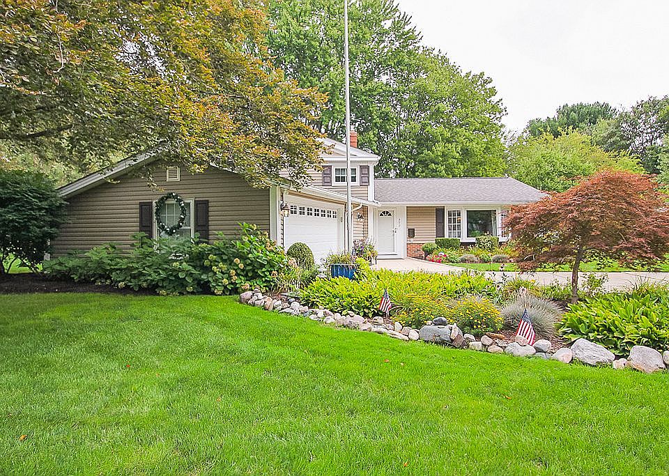 1st image of 393 Pellett Dr