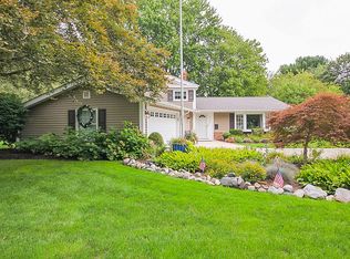 393 Pellett Dr, Bay Village, OH