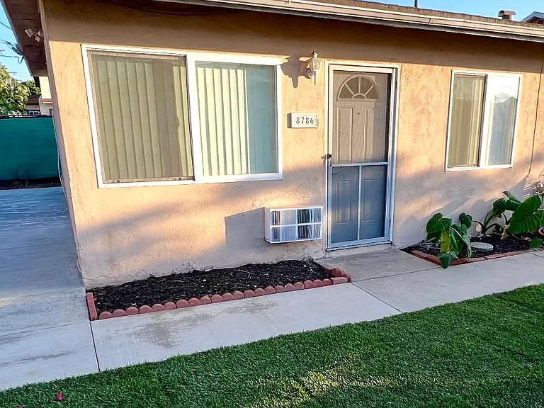 8786 La Salle St — Photo 1