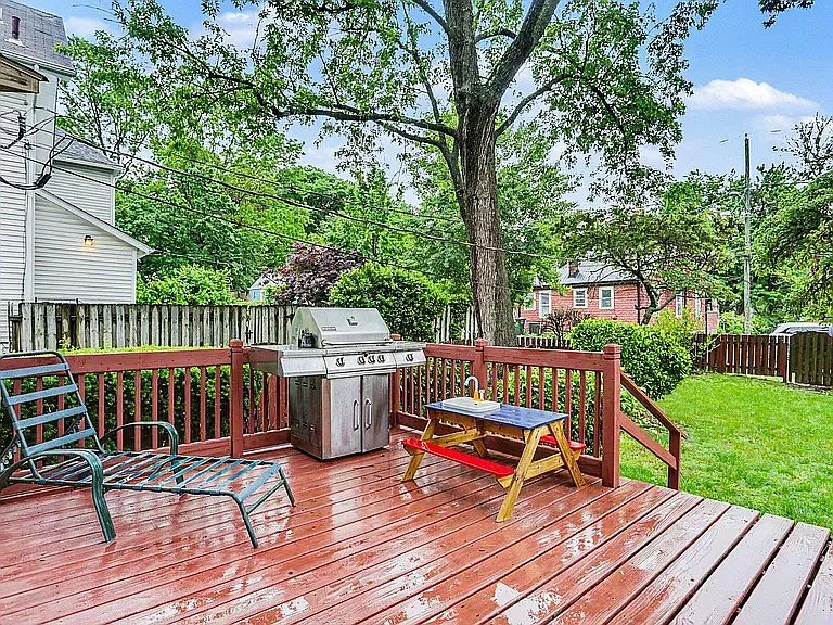 207 E Blake Ave — Photo 30