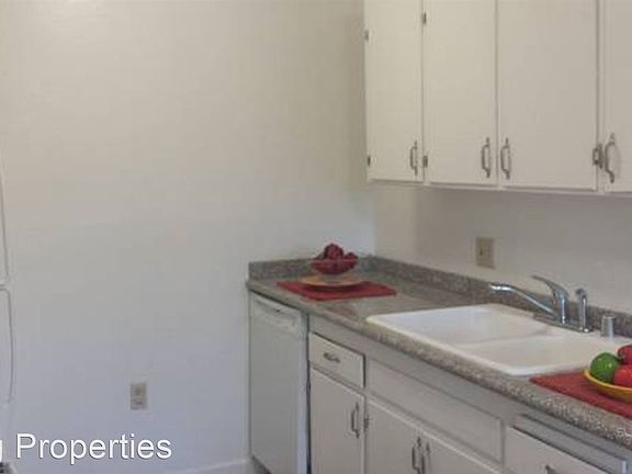 3rd image of 3226 Northgate Blvd #7