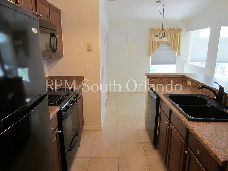 1611 Columbia Arms Cir #236 — Photo 7