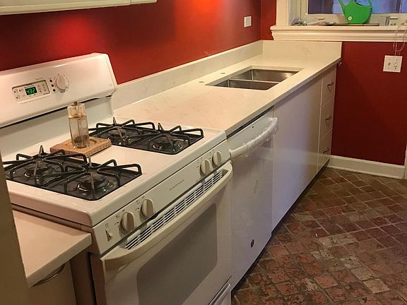 4th image of 805 W Belle Plaine Ave APT 203