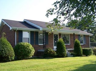 3261 Kinneys Rd, Cedar Hill, TN 37032