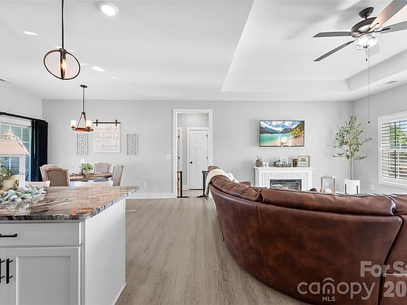 5th image of 2173 Smith Rd