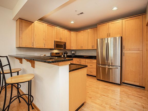 5th image of 1820 N Cape St Unit 201