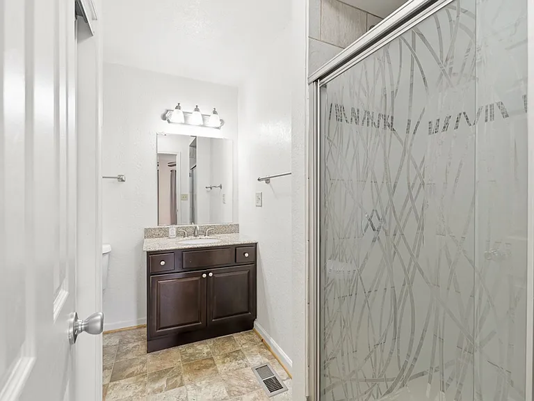 3856 Forestwood Ct — Photo 25