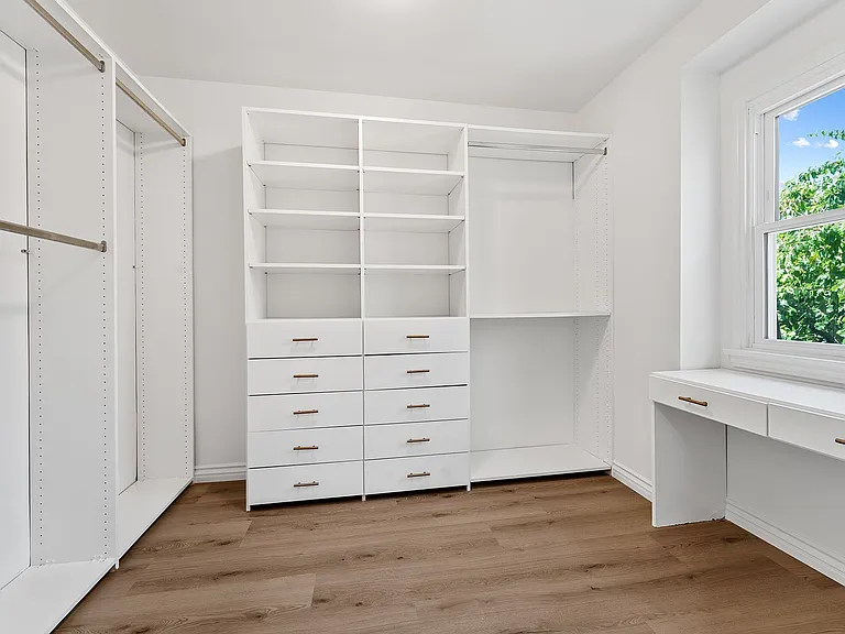 11053 Strathmore Dr — Photo 47
