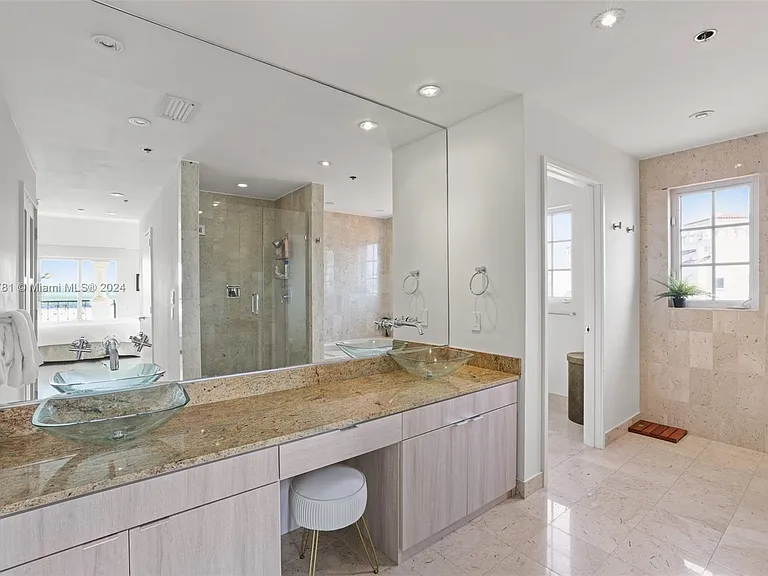 2442 Fisher Island Dr #5402 — Photo 22