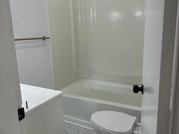 5th image of 408 Lackawanna Ave