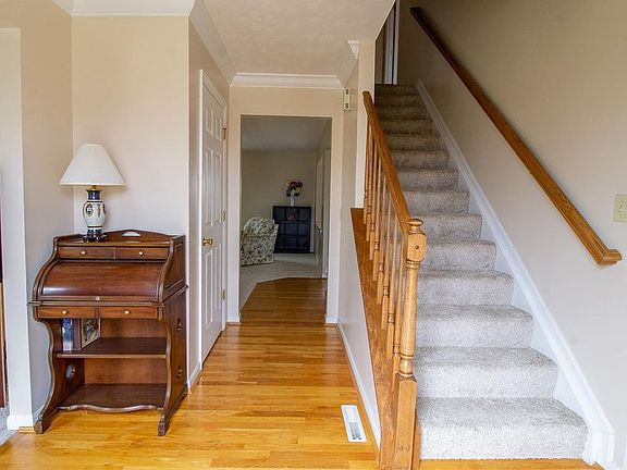 4th image of 8071 Surrey Brook Pl
