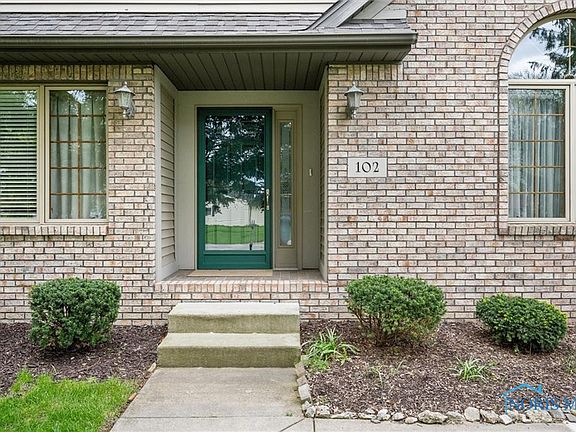 5th image of 102 Saint Martin Dr