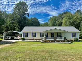 113 City Lake Dr, Pickens, SC 29671