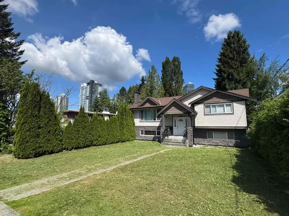 589 Foster Ave, Coquitlam, BC V3J 2L6