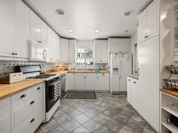 15311 Cascade Ln, Huntington Beach, CA 92647