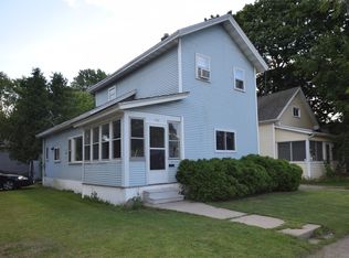 1736 Mount Vernon St, Oshkosh, WI 54901