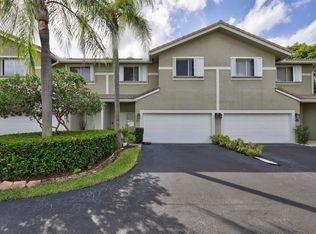 5402 Pointe Villa Dr #B, Lighthouse Pt, FL 33064