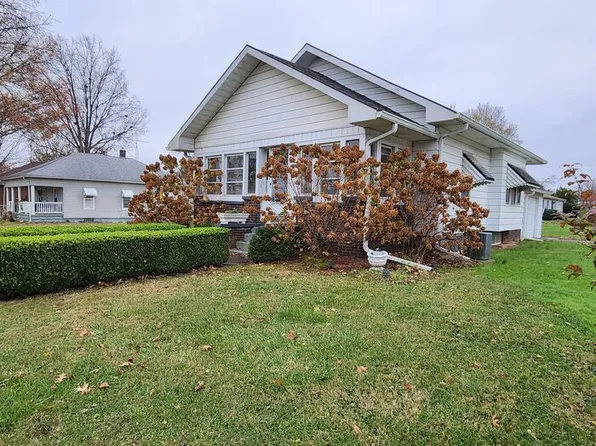 1050 Walnut St, Clinton, IN 47842