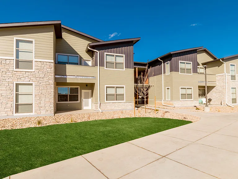 Centennial Park Apartments — Photo 3